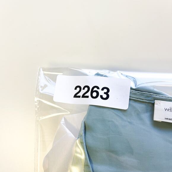 Wilfred Aritzia Size XS Bria Blouse Satin Puff Sleeve Button Front Blue - Picture 10 of 10